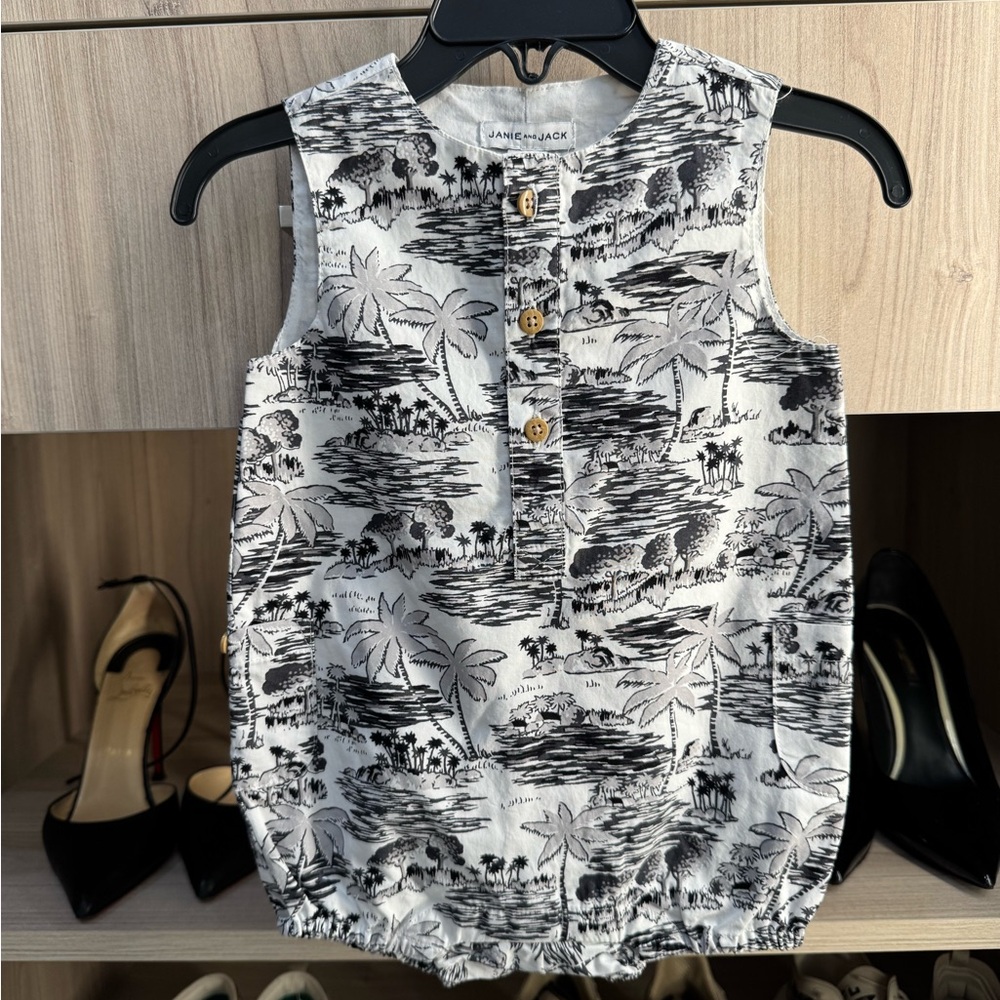 Janie and Jack Monochrome Tropical Print Romper, size 6-12 months. NWT